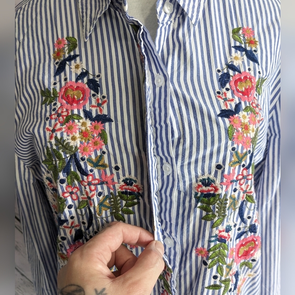 NANETTE LEPORE Embroidered Floral Button Down Long Sleeve Cotton Dress Shirt - Picture 7 of 12
